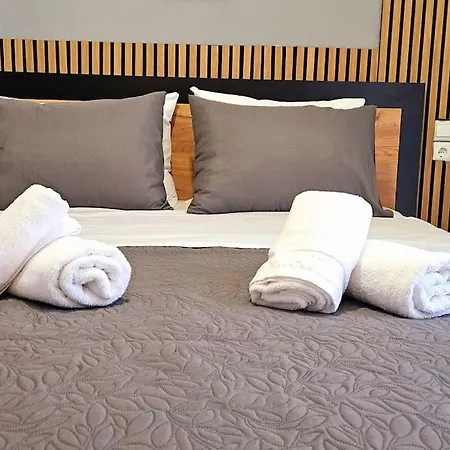 Elite Apartamento Larissa